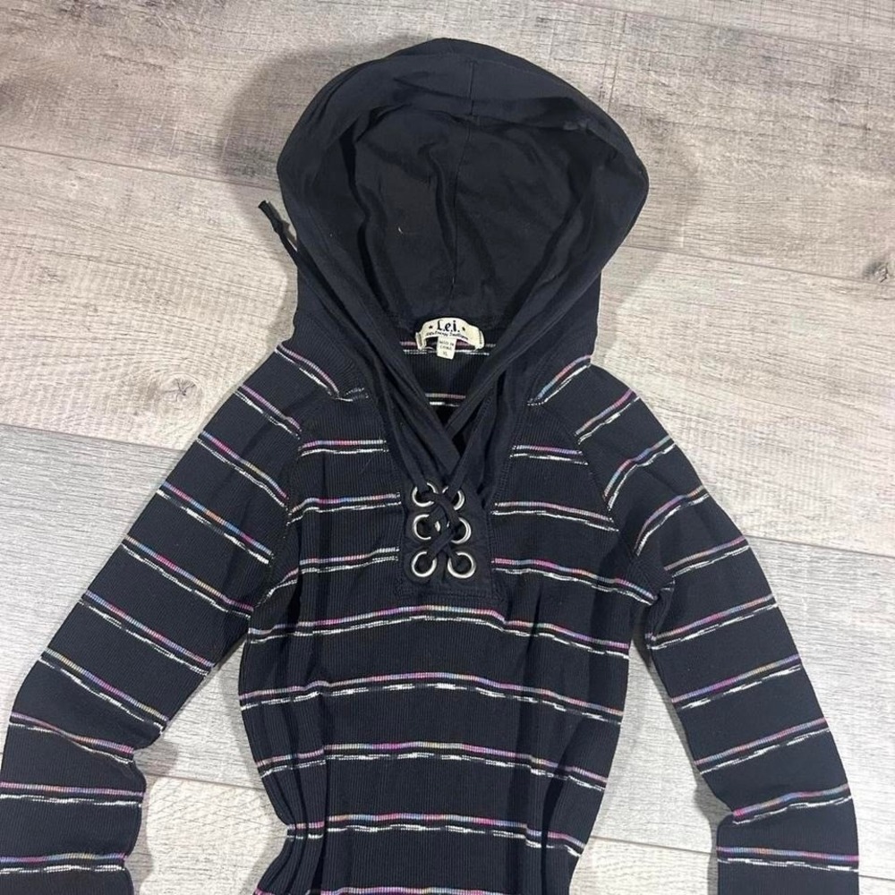 Vintgae y2k L.E.I Black & pink striped hoodie with lace up detail #y2kfashion